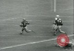 Standbild Football Game Baltimore Maryland USA, 1941, aus Sekunde 21 historischem Filmmaterial Videoclip 65675059335
