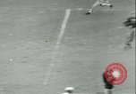 Standbild Football Game Baltimore Maryland USA, 1941, aus Sekunde 29 historischem Filmmaterial Videoclip 65675059335