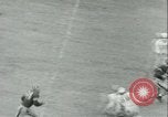 Standbild Football Game Baltimore Maryland USA, 1941, aus Sekunde 30 historischem Filmmaterial Videoclip 65675059335