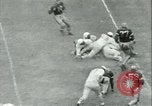 Standbild Football Game Baltimore Maryland USA, 1941, aus Sekunde 34 historischem Filmmaterial Videoclip 65675059335