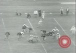 Standbild Football Game Baltimore Maryland USA, 1941, aus Sekunde 40 historischem Filmmaterial Videoclip 65675059335
