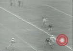 Standbild Football Game Baltimore Maryland USA, 1941, aus Sekunde 42 historischem Filmmaterial Videoclip 65675059335