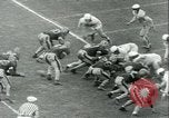 Standbild Football Game Baltimore Maryland USA, 1941, aus Sekunde 50 historischem Filmmaterial Videoclip 65675059335