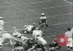 Standbild Football Game Baltimore Maryland USA, 1941, aus Sekunde 53 historischem Filmmaterial Videoclip 65675059335