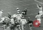 Standbild Football Game Baltimore Maryland USA, 1941, aus Sekunde 54 historischem Filmmaterial Videoclip 65675059335