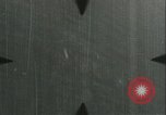Standbild deutschen U Boot strafed auf See Atlantik, 1944, aus Sekunde 4 historischem Filmmaterial Videoclip 65675059341