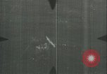 Standbild deutschen U Boot strafed auf See Atlantik, 1944, aus Sekunde 15 historischem Filmmaterial Videoclip 65675059341