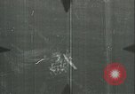 Standbild deutschen U Boot strafed auf See Atlantik, 1944, aus Sekunde 16 historischem Filmmaterial Videoclip 65675059341