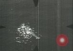 Standbild deutschen U Boot strafed auf See Atlantik, 1944, aus Sekunde 20 historischem Filmmaterial Videoclip 65675059341