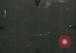 Standbild deutschen U Boot strafed auf See Atlantik, 1944, aus Sekunde 33 historischem Filmmaterial Videoclip 65675059341