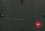 Standbild deutschen U Boot strafed auf See Atlantik, 1944, aus Sekunde 34 historischem Filmmaterial Videoclip 65675059341