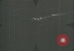 Standbild deutschen U Boot strafed auf See Atlantik, 1944, aus Sekunde 48 historischem Filmmaterial Videoclip 65675059341