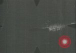 Standbild deutschen U Boot strafed auf See Atlantik, 1944, aus Sekunde 49 historischem Filmmaterial Videoclip 65675059341