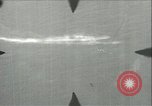 Standbild deutschen U Boot strafed auf See Atlantik, 1944, aus Sekunde 57 historischem Filmmaterial Videoclip 65675059341