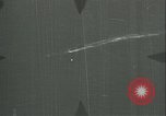 Standbild deutschen U Boot strafed auf See Atlantik, 1944, aus Sekunde 59 historischem Filmmaterial Videoclip 65675059341