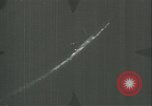 Standbild deutschen U Boot strafed auf See Atlantik, 1944, aus Sekunde 61 historischem Filmmaterial Videoclip 65675059341