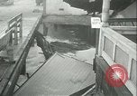 Image vagues de déferlement Redondo Beach California USA, 1940, de la seconde 7 séquences d'archives historiques vidéo 65675059346