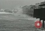 Image vagues de déferlement Redondo Beach California USA, 1940, de la seconde 10 séquences d'archives historiques vidéo 65675059346