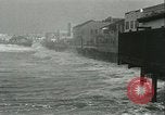 Image vagues de déferlement Redondo Beach California USA, 1940, de la seconde 11 séquences d'archives historiques vidéo 65675059346
