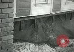 Image vagues de déferlement Redondo Beach California USA, 1940, de la seconde 16 séquences d'archives historiques vidéo 65675059346