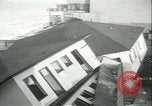 Image vagues de déferlement Redondo Beach California USA, 1940, de la seconde 17 séquences d'archives historiques vidéo 65675059346