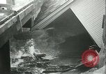 Image vagues de déferlement Redondo Beach California USA, 1940, de la seconde 20 séquences d'archives historiques vidéo 65675059346