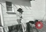 Image vagues de déferlement Redondo Beach California USA, 1940, de la seconde 28 séquences d'archives historiques vidéo 65675059346