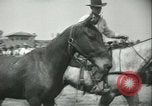 Standbild Auktion von Pferden Los Angeles California USA, 1944, aus Sekunde 23 historischem Filmmaterial Videoclip 65675059353