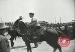 Standbild Auktion von Pferden Los Angeles California USA, 1944, aus Sekunde 35 historischem Filmmaterial Videoclip 65675059353