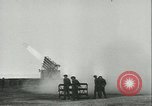 Standbild Azio Rakete gun Italien, 1944, aus Sekunde 29 historischem Filmmaterial Videoclip 65675059354