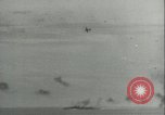 Standbild USA Task Force Pazifik, 1944, aus Sekunde 26 historischem Filmmaterial Videoclip 65675059355
