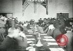 Standbild Deutschland Signieren von Dokumenten der bedingungslosen Kapitulation Deutschland, 1945, aus Sekunde 11 historischem Filmmaterial Videoclip 65675059357