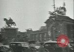 Standbild Deutschland Signieren von Dokumenten der bedingungslosen Kapitulation Deutschland, 1945, aus Sekunde 60 historischem Filmmaterial Videoclip 65675059357