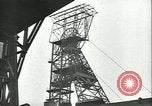 Standbild Salzbergwerk Merkers Deutschland, 1945, aus Sekunde 13 historischem Filmmaterial Videoclip 65675059358