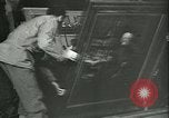 Standbild Salzbergwerk Merkers Deutschland, 1945, aus Sekunde 35 historischem Filmmaterial Videoclip 65675059358