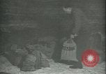 Standbild Salzbergwerk Merkers Deutschland, 1945, aus Sekunde 52 historischem Filmmaterial Videoclip 65675059358
