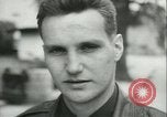Standbild Zweiter Weltkrieg berühmte Gefangene freigelassen Deutschland, 1945, aus Sekunde 47 historischem Filmmaterial Videoclip 65675059359