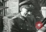 Standbild Zweiter Weltkrieg berühmte Gefangene freigelassen Deutschland, 1945, aus Sekunde 61 historischem Filmmaterial Videoclip 65675059359