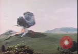 Standbild US Air Forces Flugzeuge bombardieren Deutsche befestigte Anhöhe Deutschland, 1945, aus Sekunde 8 historischem Filmmaterial Videoclip 65675059361