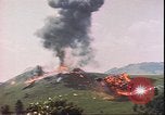 Standbild US Air Forces Flugzeuge bombardieren Deutsche befestigte Anhöhe Deutschland, 1945, aus Sekunde 13 historischem Filmmaterial Videoclip 65675059361