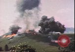 Standbild US Air Forces Flugzeuge bombardieren Deutsche befestigte Anhöhe Deutschland, 1945, aus Sekunde 17 historischem Filmmaterial Videoclip 65675059361