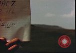 Standbild US Air Forces Flugzeuge bombardieren Deutsche befestigte Anhöhe Deutschland, 1945, aus Sekunde 22 historischem Filmmaterial Videoclip 65675059361