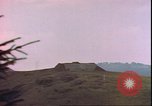 Standbild US Air Forces Flugzeuge bombardieren Deutsche befestigte Anhöhe Deutschland, 1945, aus Sekunde 25 historischem Filmmaterial Videoclip 65675059361