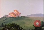 Standbild US Air Forces Flugzeuge bombardieren Deutsche befestigte Anhöhe Deutschland, 1945, aus Sekunde 48 historischem Filmmaterial Videoclip 65675059361