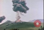 Standbild US Air Forces Flugzeuge bombardieren Deutsche befestigte Anhöhe Deutschland, 1945, aus Sekunde 54 historischem Filmmaterial Videoclip 65675059361