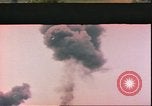 Standbild US Air Forces Flugzeuge bombardieren Deutsche befestigte Anhöhe Deutschland, 1945, aus Sekunde 57 historischem Filmmaterial Videoclip 65675059361