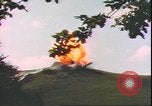Standbild US Air Forces Flugzeuge bombardieren Deutsche befestigte Anhöhe Deutschland, 1945, aus Sekunde 62 historischem Filmmaterial Videoclip 65675059361