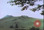 Standbild US Army Air Forces P-47s Bombardierung deutscher Festungen Deutschland, 1945, aus Sekunde 47 historischem Filmmaterial Videoclip 65675059362
