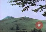 Standbild US Army Air Forces P-47s Bombardierung deutscher Festungen Deutschland, 1945, aus Sekunde 48 historischem Filmmaterial Videoclip 65675059362