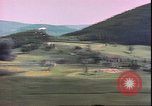 Standbild USAAF P-47s drop Napalm auf deutschen militärischen Anlagen Deutschland, 1945, aus Sekunde 4 historischem Filmmaterial Videoclip 65675059363